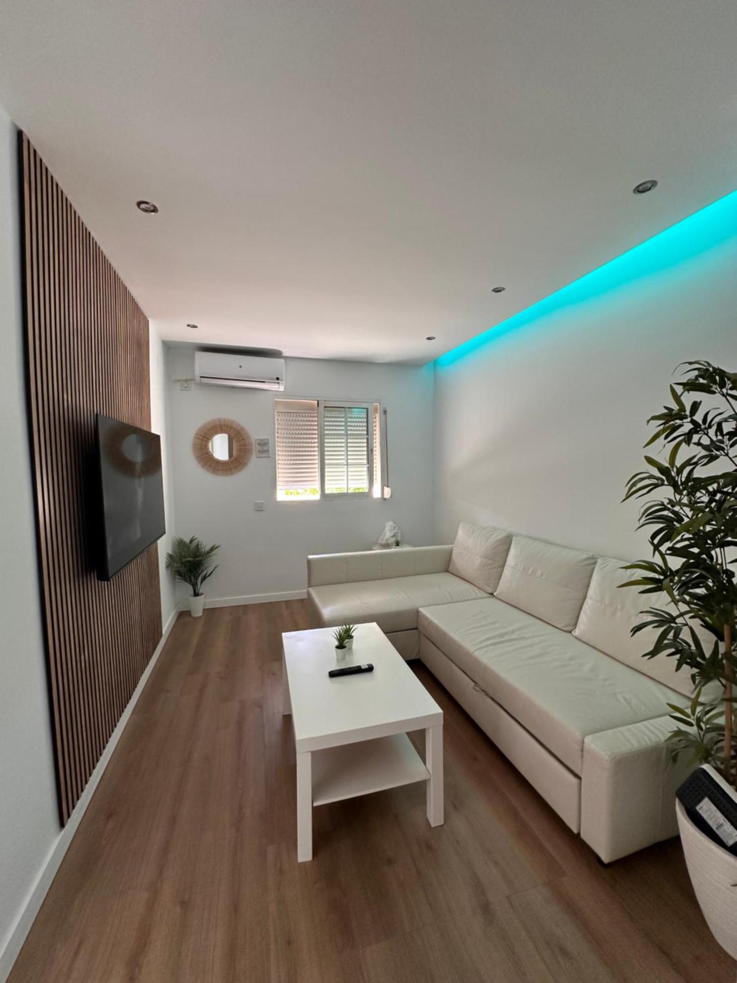 Apartament Claveles De Luxe Malaga Zewnętrze zdjęcie