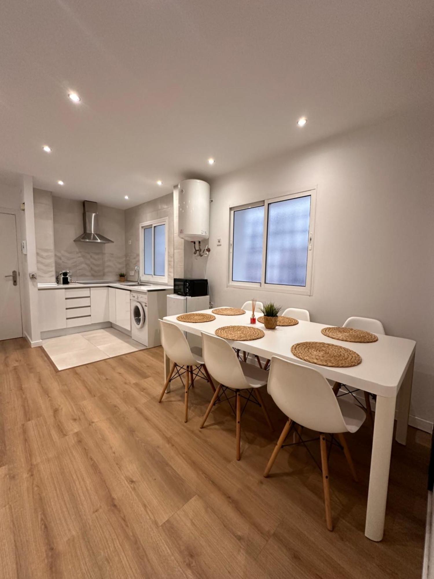 Apartament Claveles De Luxe Malaga Zewnętrze zdjęcie