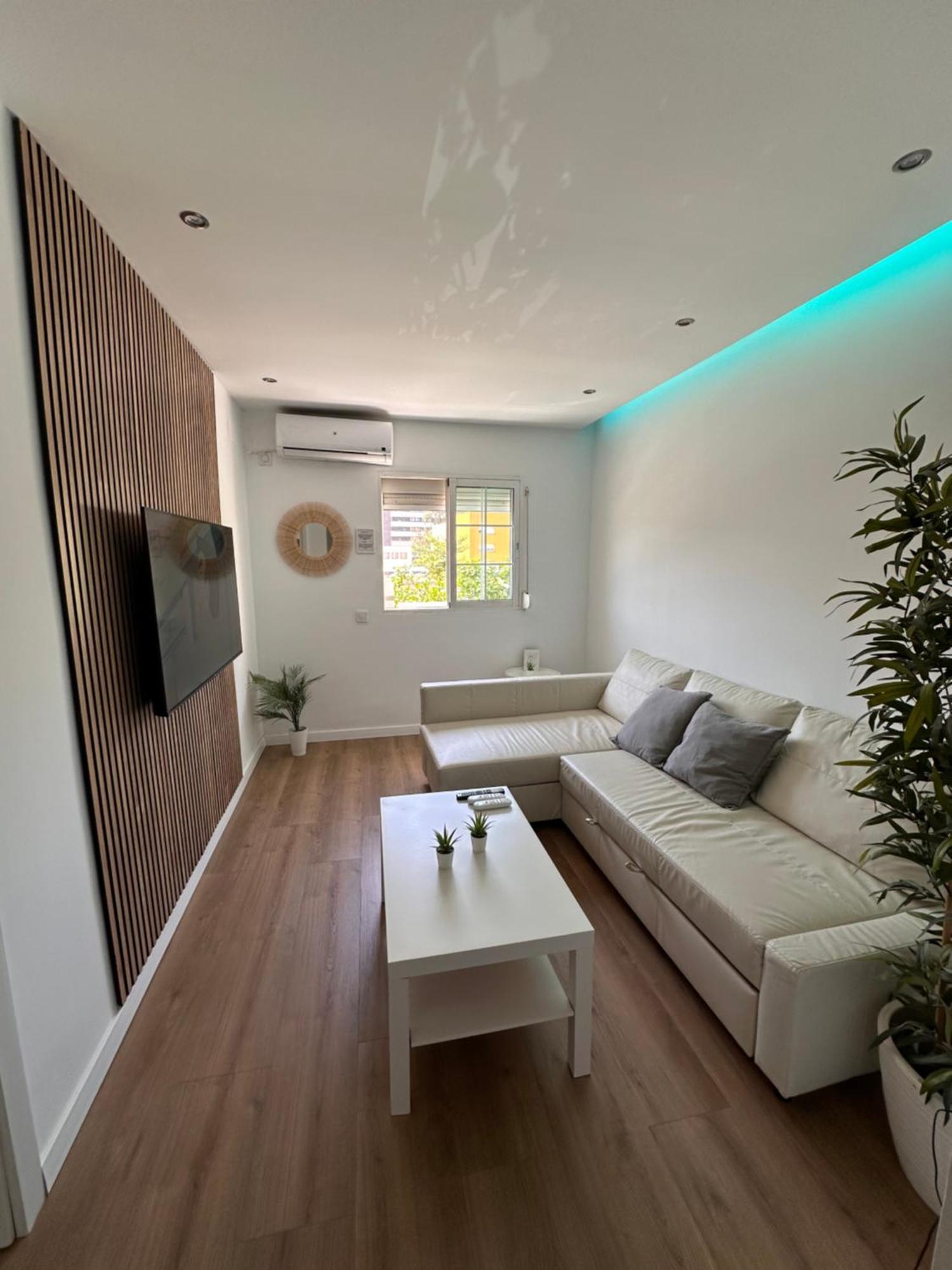 Apartament Claveles De Luxe Malaga Zewnętrze zdjęcie