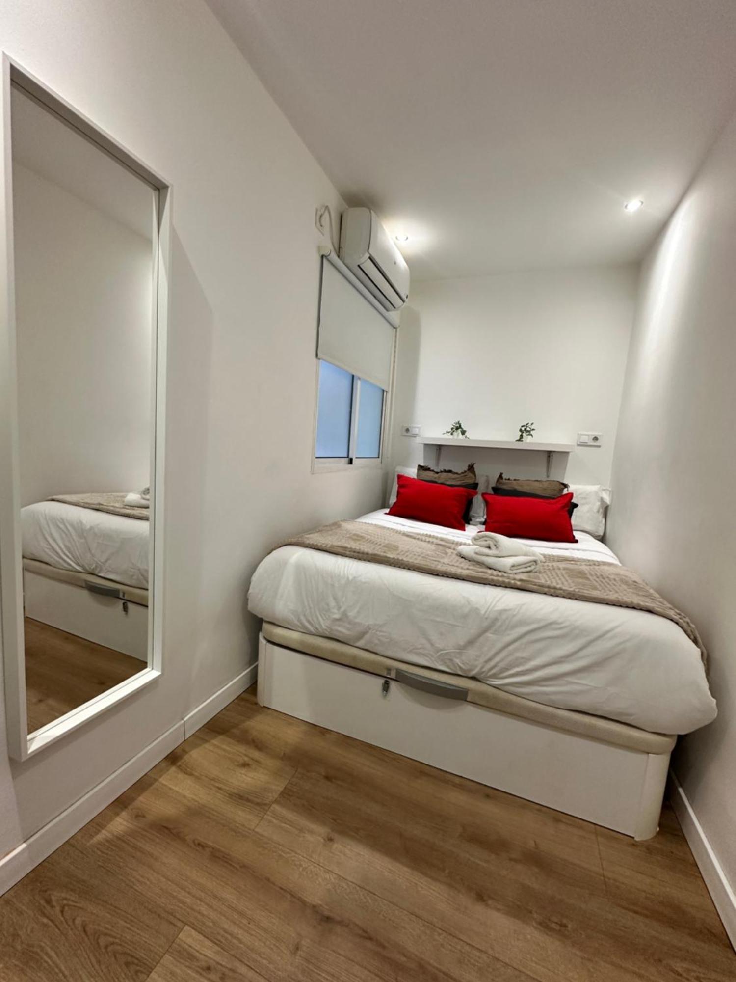 Apartament Claveles De Luxe Malaga Zewnętrze zdjęcie