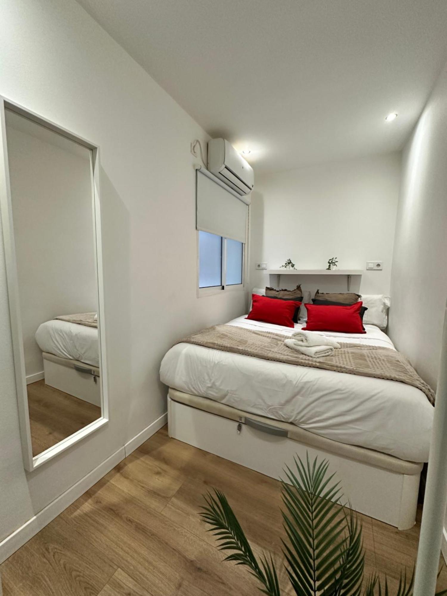 Apartament Claveles De Luxe Malaga Zewnętrze zdjęcie